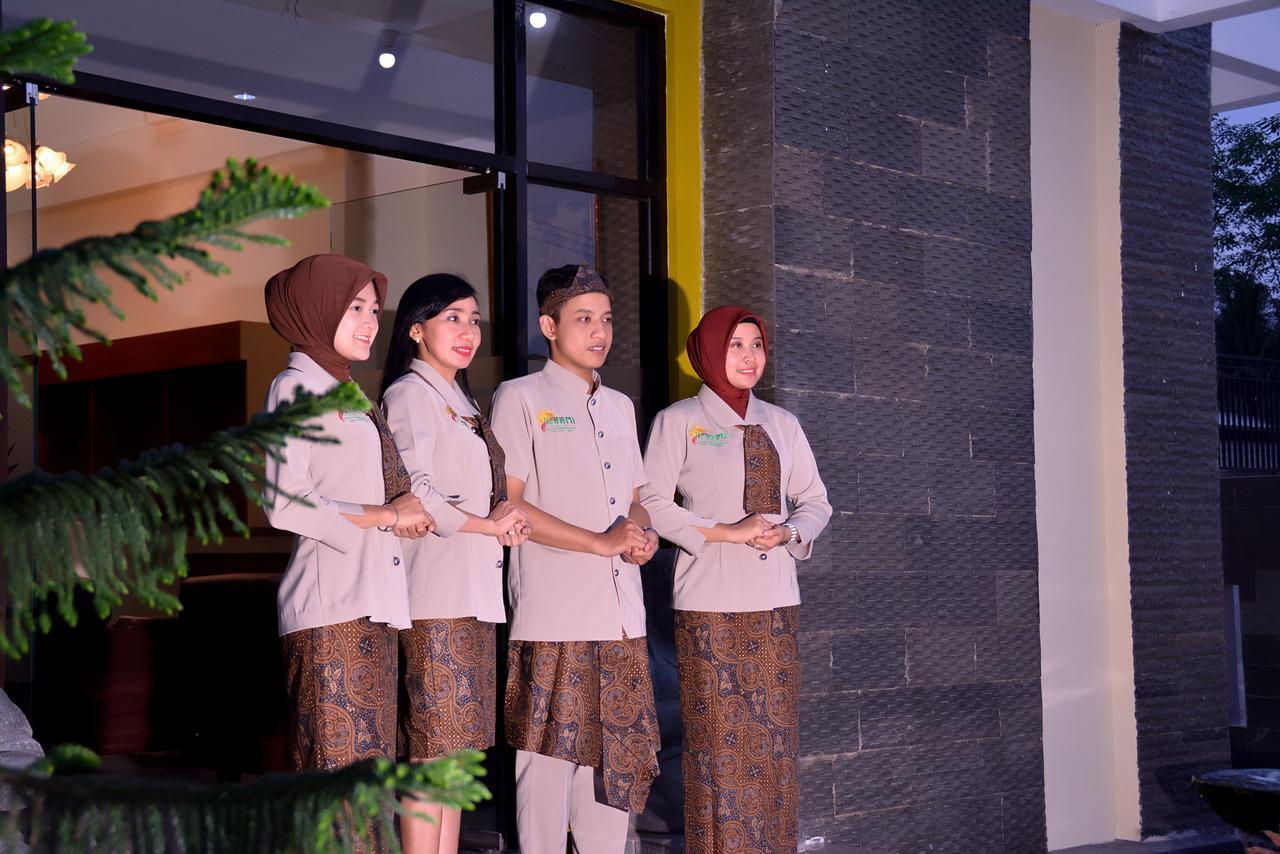 Blitar Ilhami Hotel מראה חיצוני תמונה