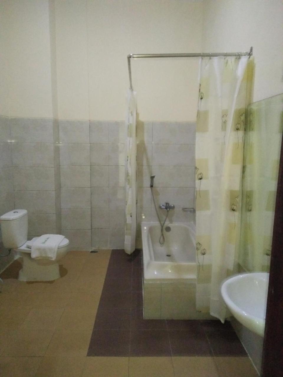 Blitar Ilhami Hotel מראה חיצוני תמונה